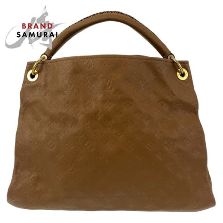 Simone Biles Religion What Religion is Simone Biles? Is Simone Biles a Catholic? - News