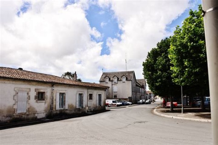 Emma Slater's Husband: A Timeline Overview of Her Relationship - SarkariResult