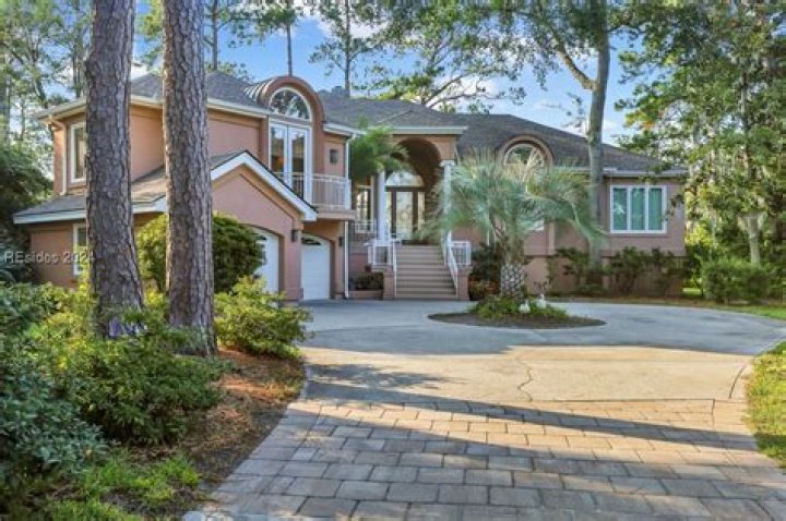 Why Zach Bryan and Deb Peifer Called It Quits: A Closer Look at Their Breakup - SarkariResult