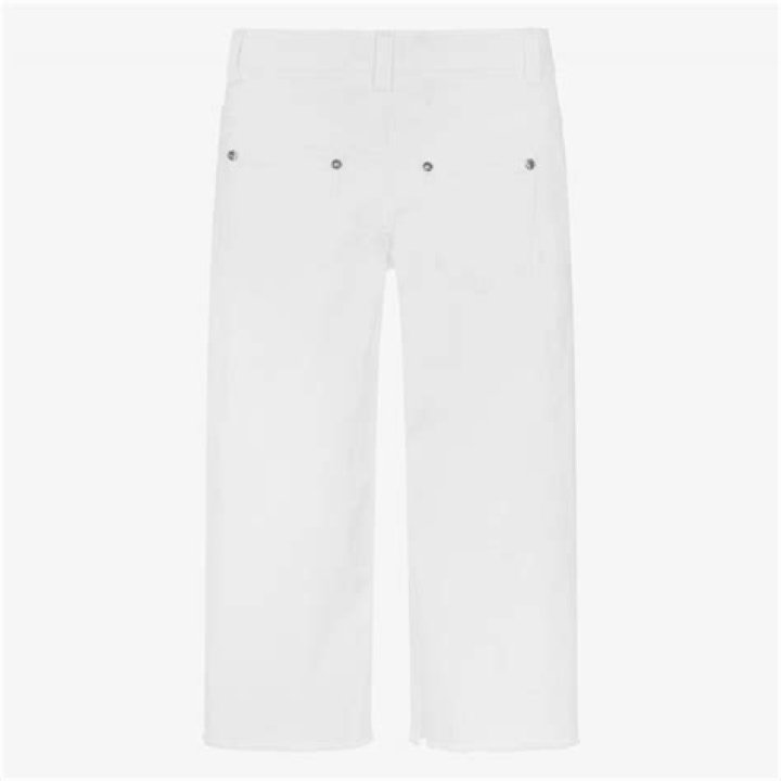 Elliot Grainge Height, What Is The Height Of Elliot Grainge? - SarkariResult