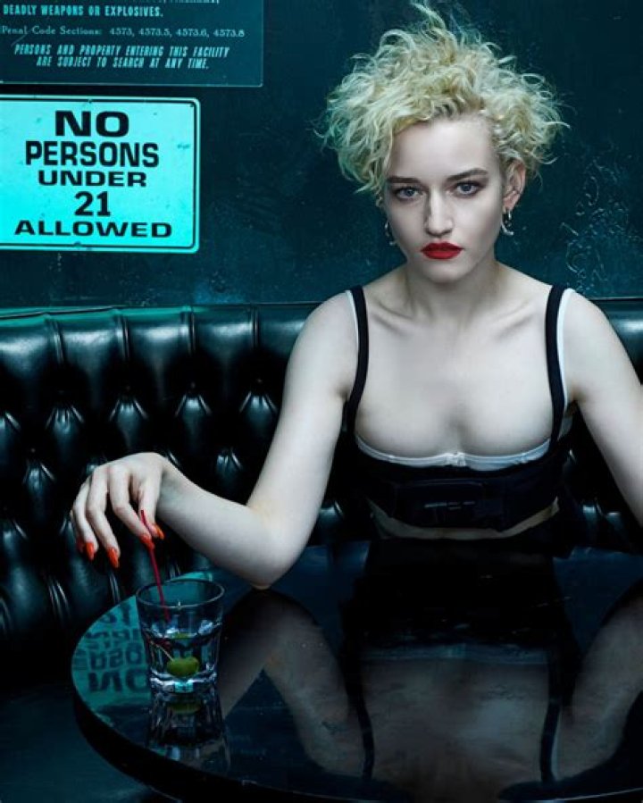 Julia Garner