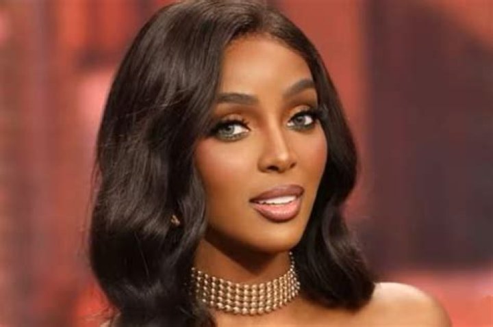 Amara La Negra Height, Weight, Measurements, Bra Size, Shoe Size