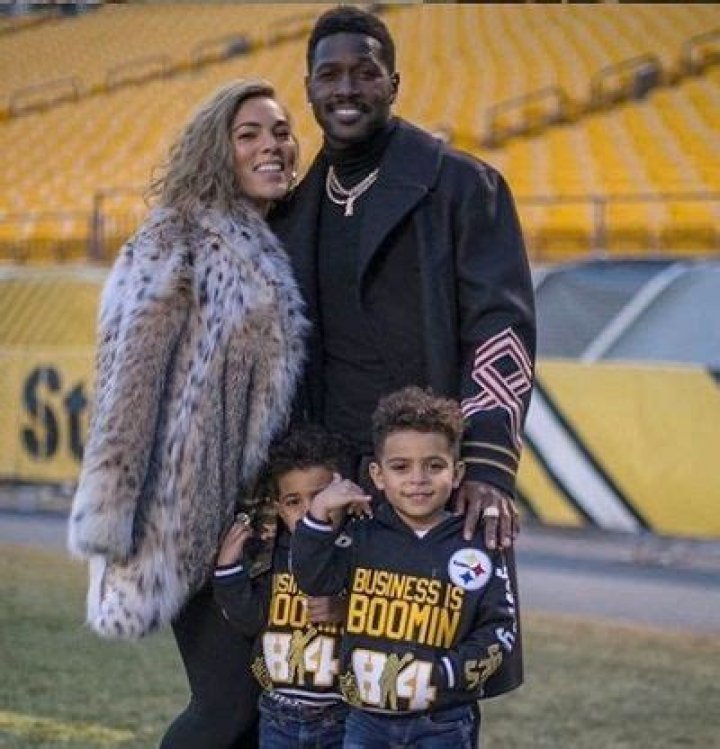Who is Antonio Brown’s Girlfriend, Chelsie Kyriss? Her Wiki, Bio, Net Worth, Children