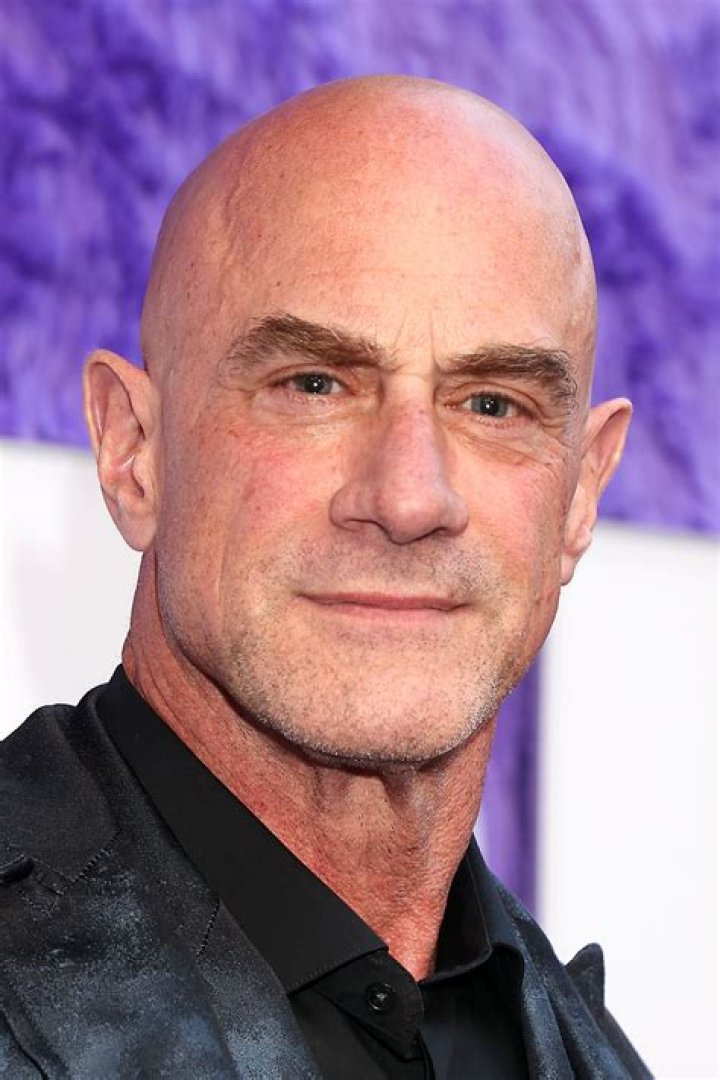 Christopher Meloni Height, Weight, Body Measurements, Shoe Size