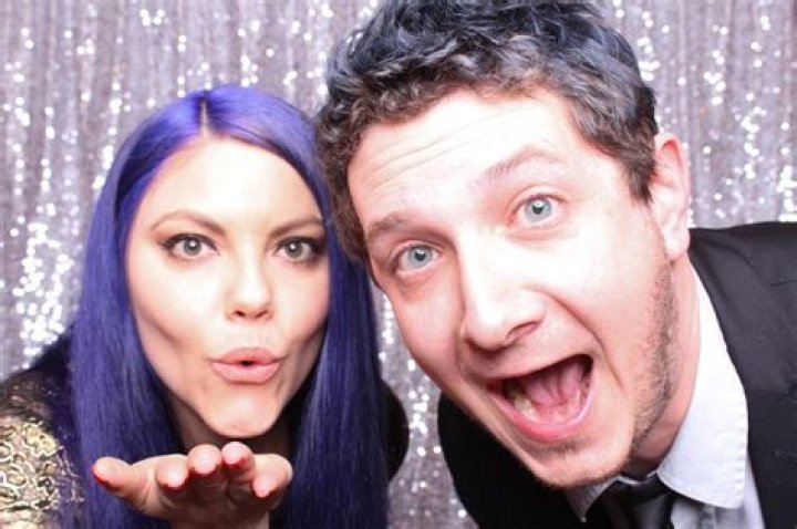 Corinne Leigh married, husband, youtube, threadbanger, bio, net worth