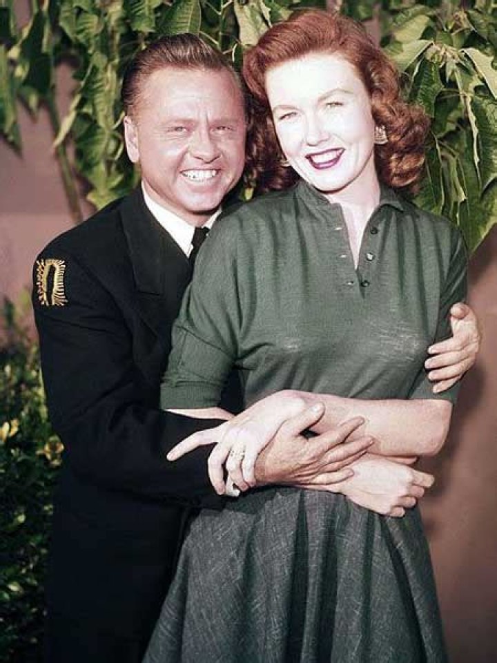 Elaine Devry Married, Husband, Divorce, Net Worth, Facts, Wiki-Bio