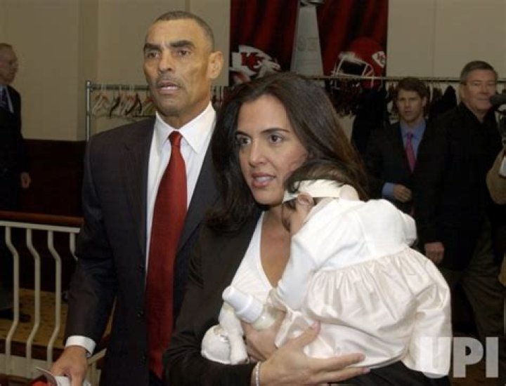 Herm Edwards wife: Update on his wiki facts: children and net worth!