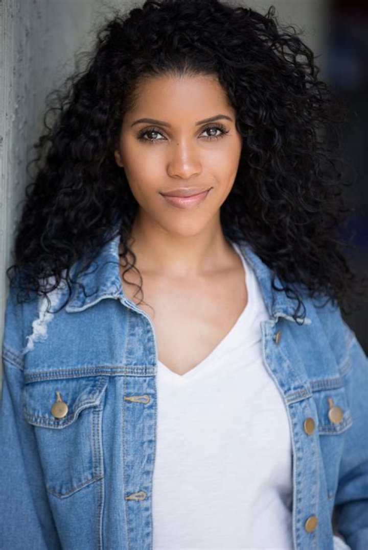Jasmine Brown Height, Weight, Measurements, Bra Size, Shoe Size