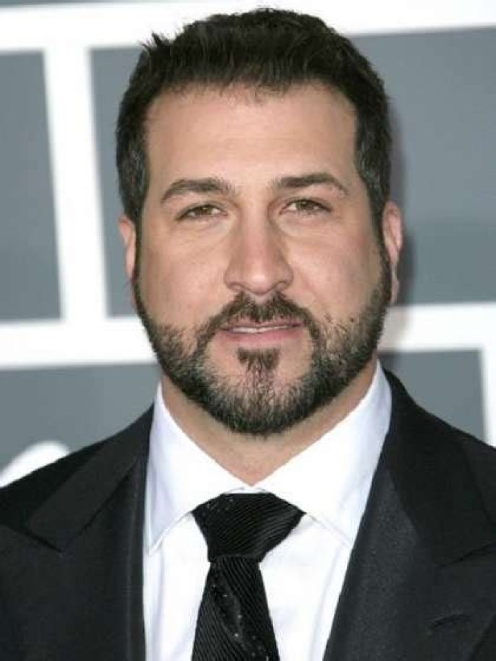 Joey Fatone Height, Weight, Body Measurements, Shoe Size