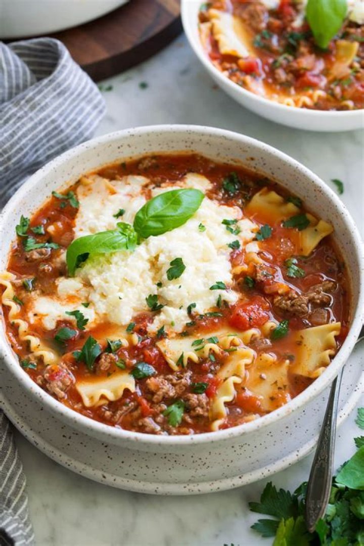 Lasagna Soup (easy, one pot recipe)