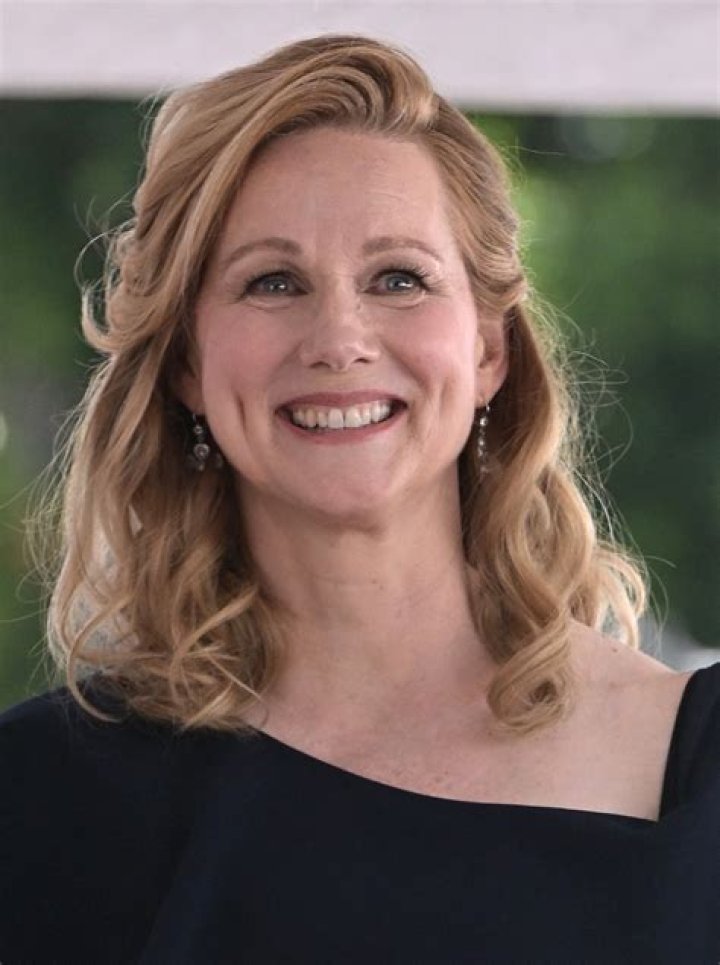 Laura Linney Height, Weight, Measurements, Bra Size, Shoe Size
