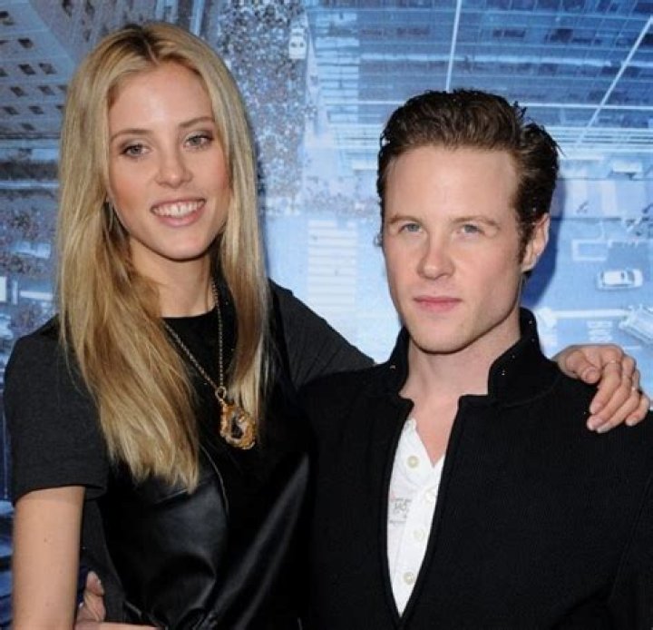 Lauren German Boyfriend, Dating, Net Worth, Married, Measurements, Family, Wiki