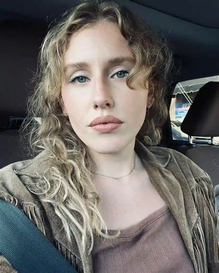 Lindsley Register Paving Her Way Towards Millions!