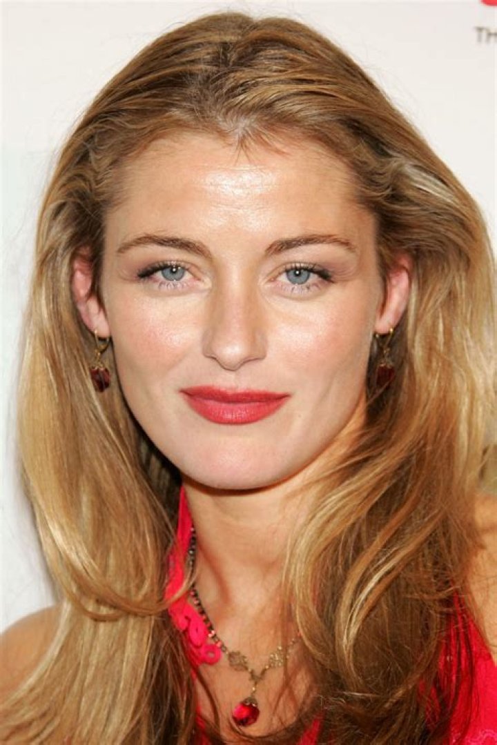 Louise Lombard Height, Weight, Measurements, Bra Size, Shoe Size