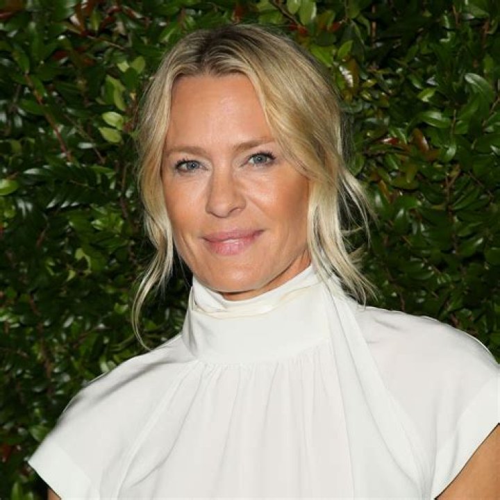 Robin Wright Height, Weight, Measurements, Bra Size, Shoe Size